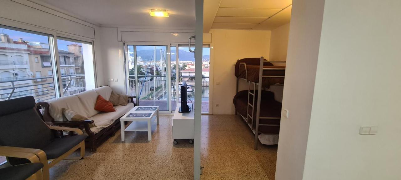 Apartamento Bahia III เอมปูเรียบราบา ภายนอก รูปภาพ